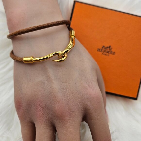 Hermès Brown Leather Hook Bracelet - Picture 5 of 15